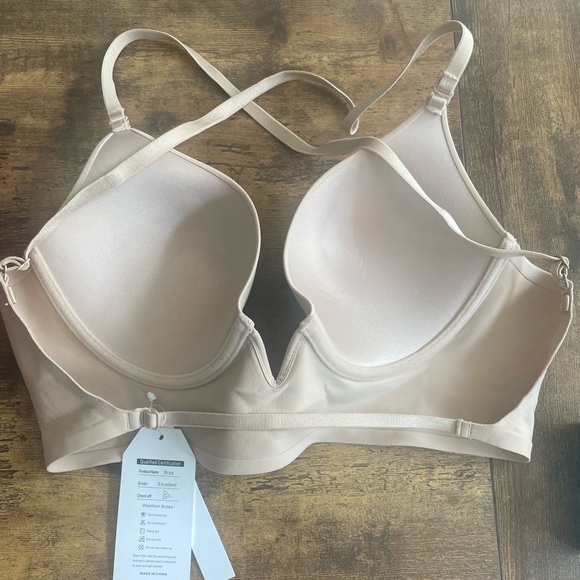 Low back deep v plunge bra - Picture 2 of 5